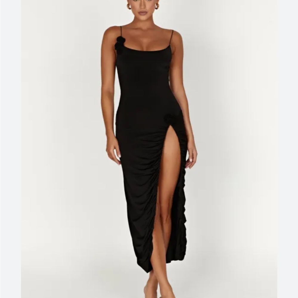 MESHKI Naveah black dress with rosettes!